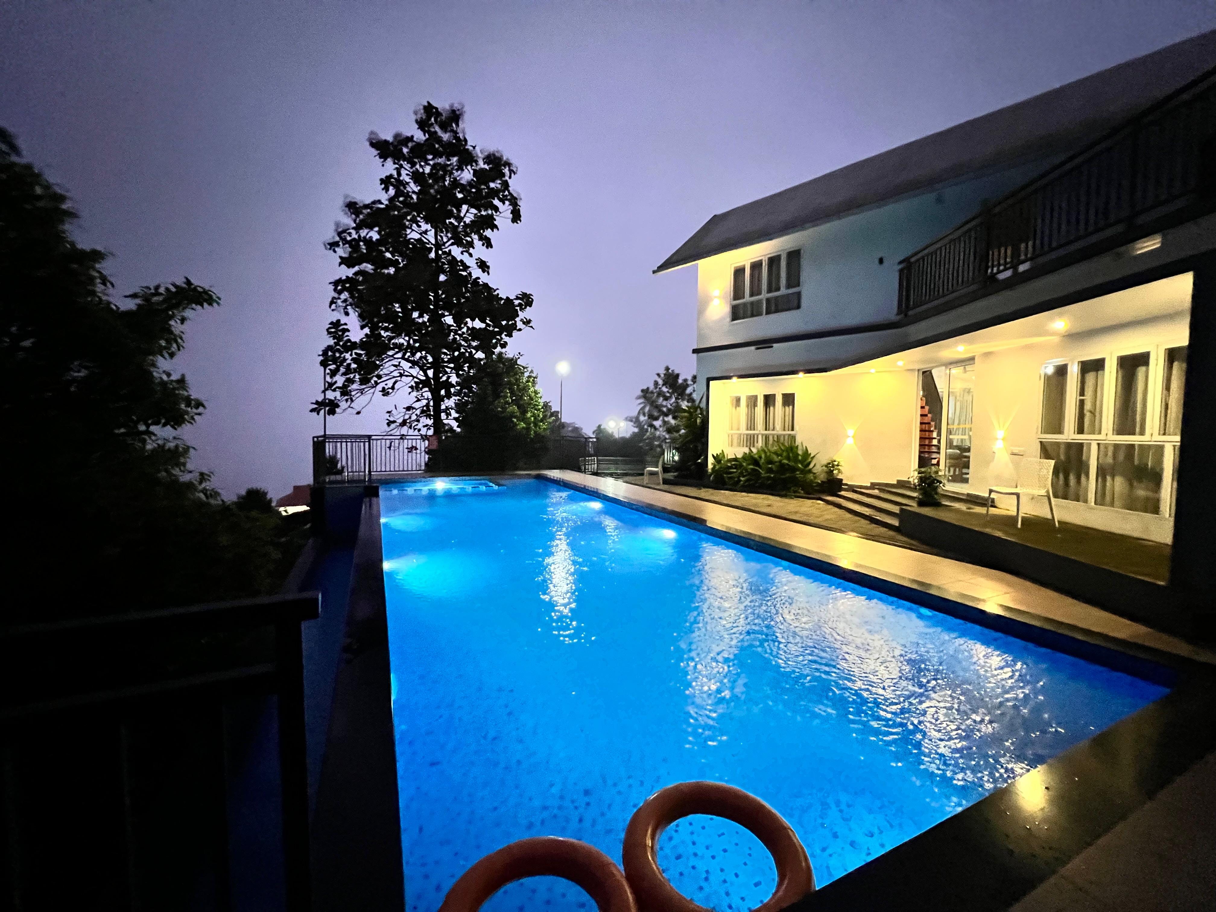 Kakkadampoyil resort view